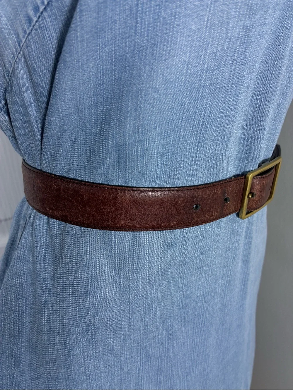 Mens belt Sz 34 Classic Brown Leather with Brass Buckle